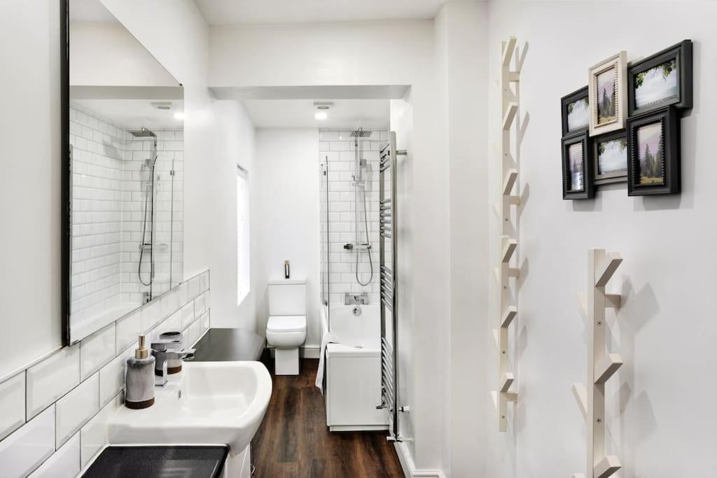 Вилла Stunning 4Bed Townhouse By Hic & Trendy Kings Quarter! Харрогейт Экстерьер фото